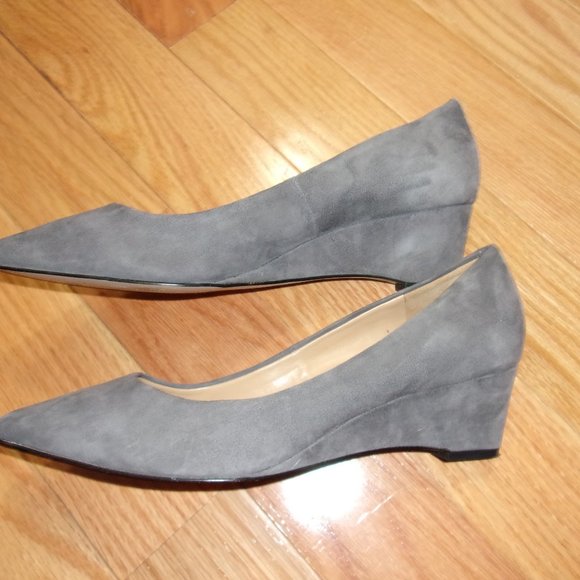 MAKE AN OFFER MUST SELL TALBOTS HEELS SIZE 7.5 - Picture 4 of 6